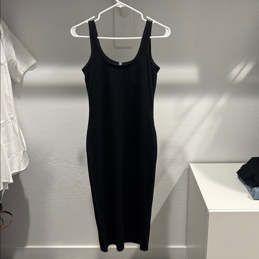 NWOT Vuori Halo Racerback Dress - Picture 4 of 6